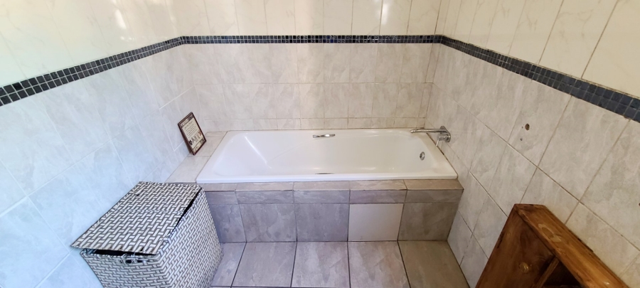 5 Bedroom Property for Sale in Malibu Village Western Cape